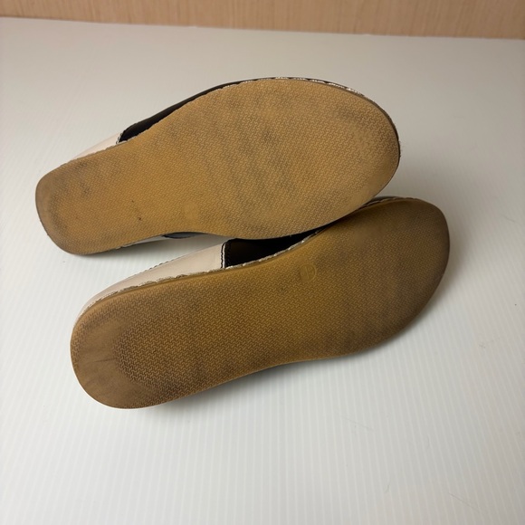 Charix Leather Slip-On Flats | Two-Tone Black & Cream | Comfort Shoes - Picture 5 of 6